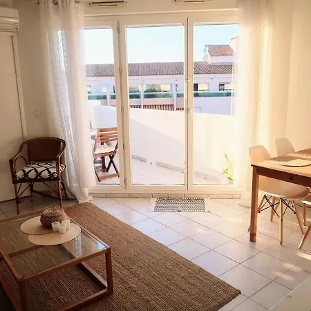 Centre Avec Piscine Et Parking Prive Hyeres